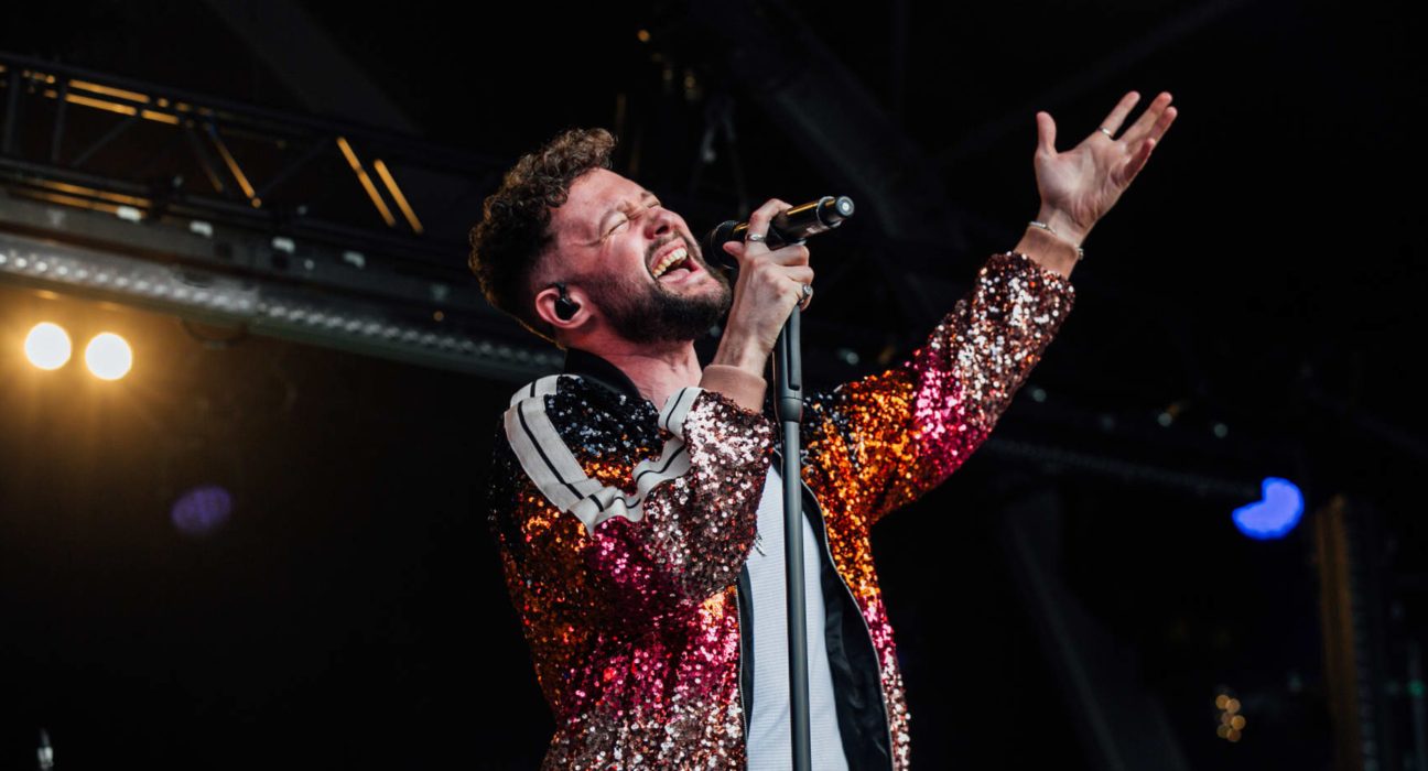 Calum Scott Thanks Phillies After ‘Dancing on My Own’ Hits 1B Streams on Spotify