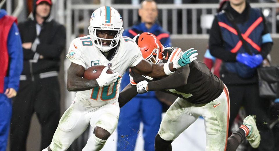 A Tyreek Hill trade would be limited by his contract details