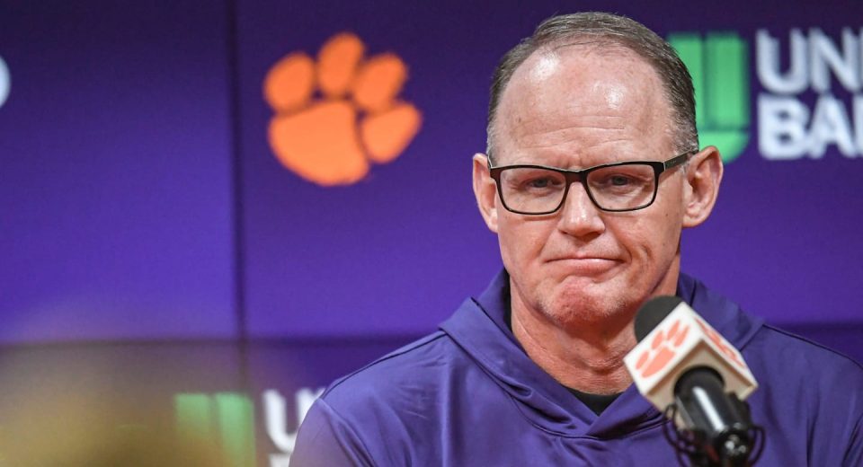 New Clemson DC Tom Allen Gets Choked Up Talking About Family, Coaching Journey