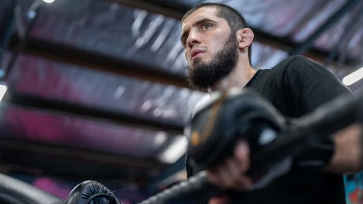 Javier Mendez reveals one thing he doesn’t like about Islam Makhachev’s sparring sessions