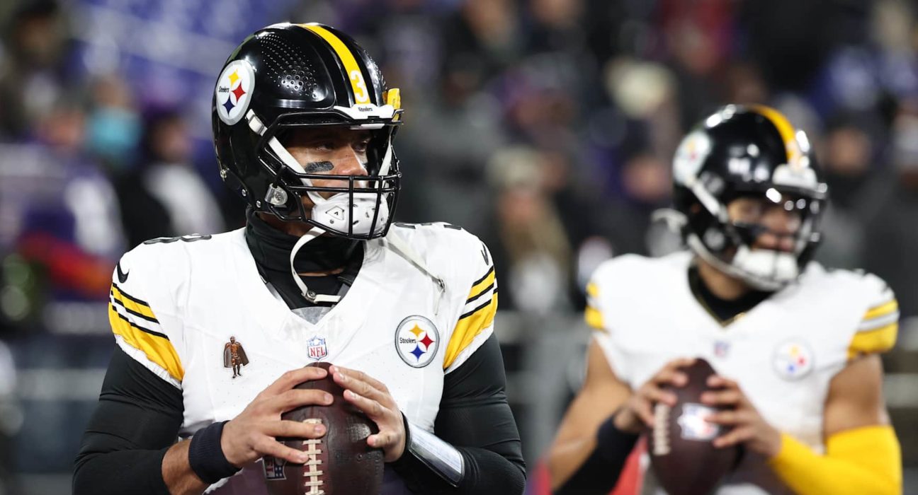 Steelers’ Rooney: QB Is ‘Priority,’ Plan to Keep 1 of Russell Wilson, Justin Fields