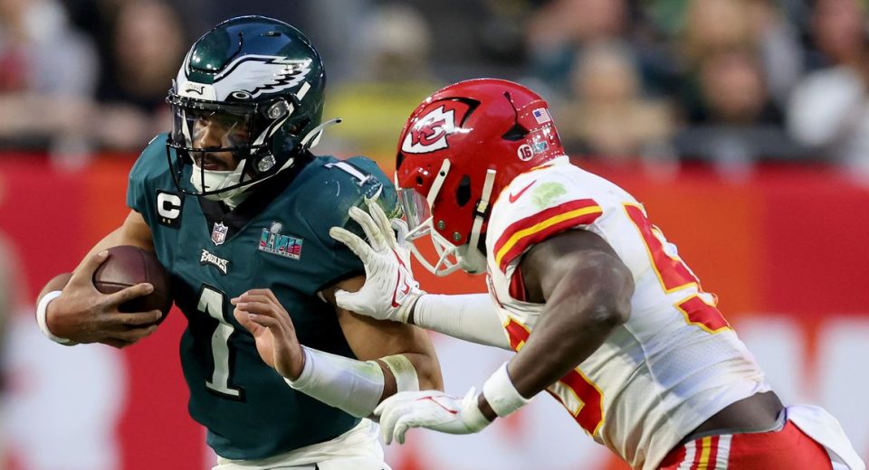 Super Bowl 2025: Eagles-Chiefs rematch features the same jersey colors from two years ago