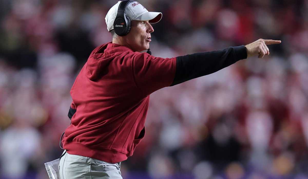 Oklahoma head coach Brent Venables to call defensive plays in 2025