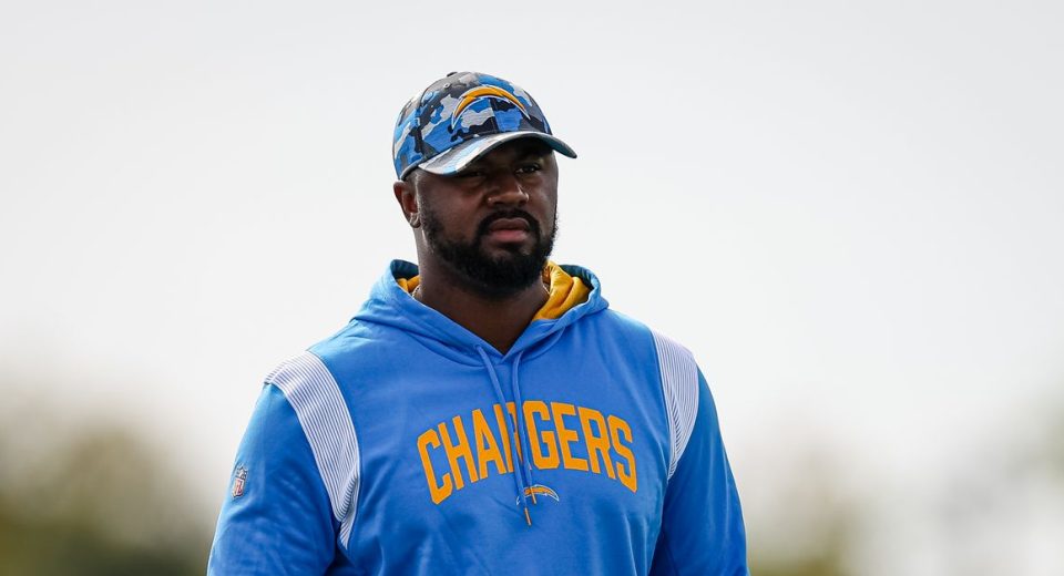Cowboys hiring Derrick Foster to coach running backs