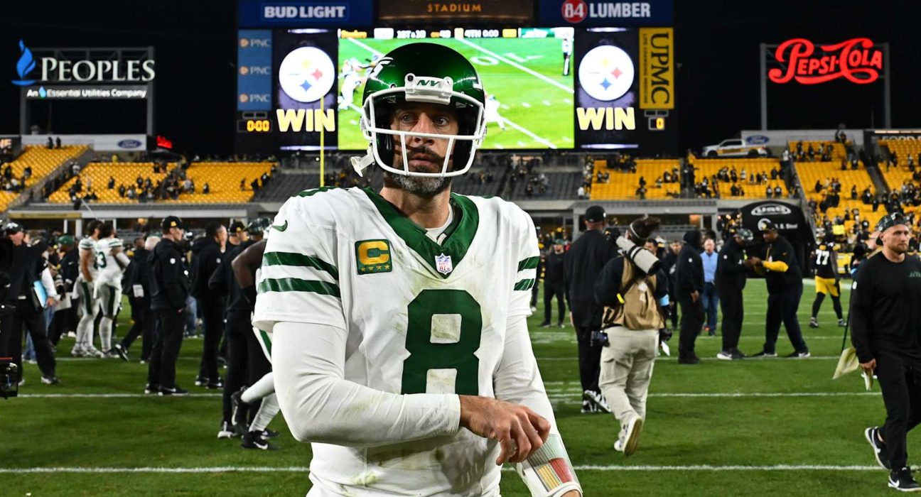 Top Landing Spots for Aaron Rodgers in NFL Offseason After Jets Move on from QB