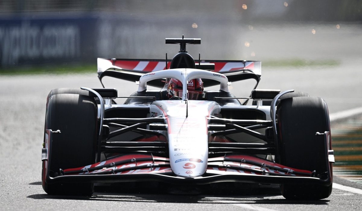 Komatsu feared “something was broken” on Haas F1 car amid “severe” issue