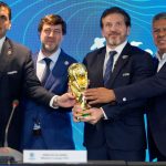 Mavericks’ Anthony Davis returns from eye injury to hit game-winner in huge result for playoff pursuit