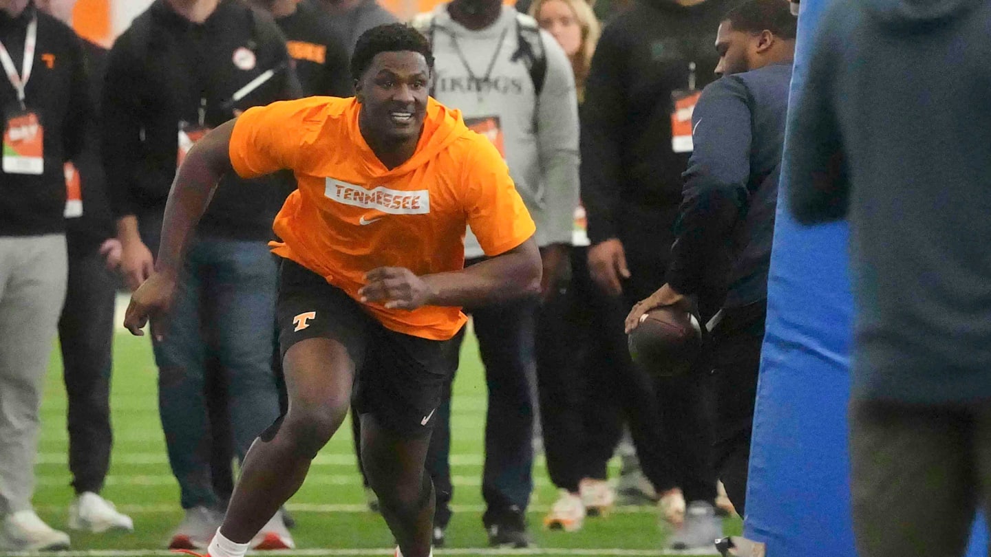 Detroit Lions Mock Draft Roundup: Tennessee EDGE Is Popular Selection