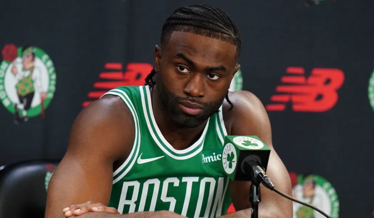 Jaylen Brown Sends Stern Reminder to Celtics Locker Room After as Crucial Knee Injury Update Emerges