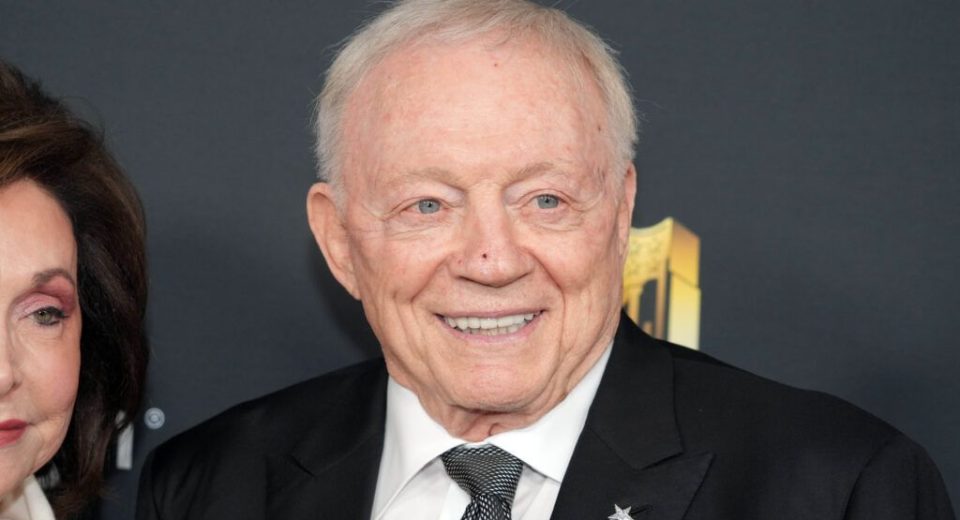 Ex-NFL QB Urges Cowboys’ Jerry Jones To Make ‘Aggressive’ Move in Draft To Maximize $240 Million Dak Prescott Investment