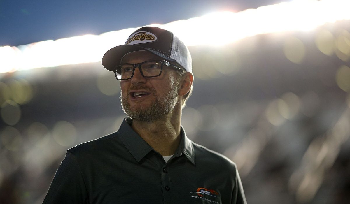 Dale Jr. pays tribute to neurosurgeon Dr. Jerry Petty after his passing