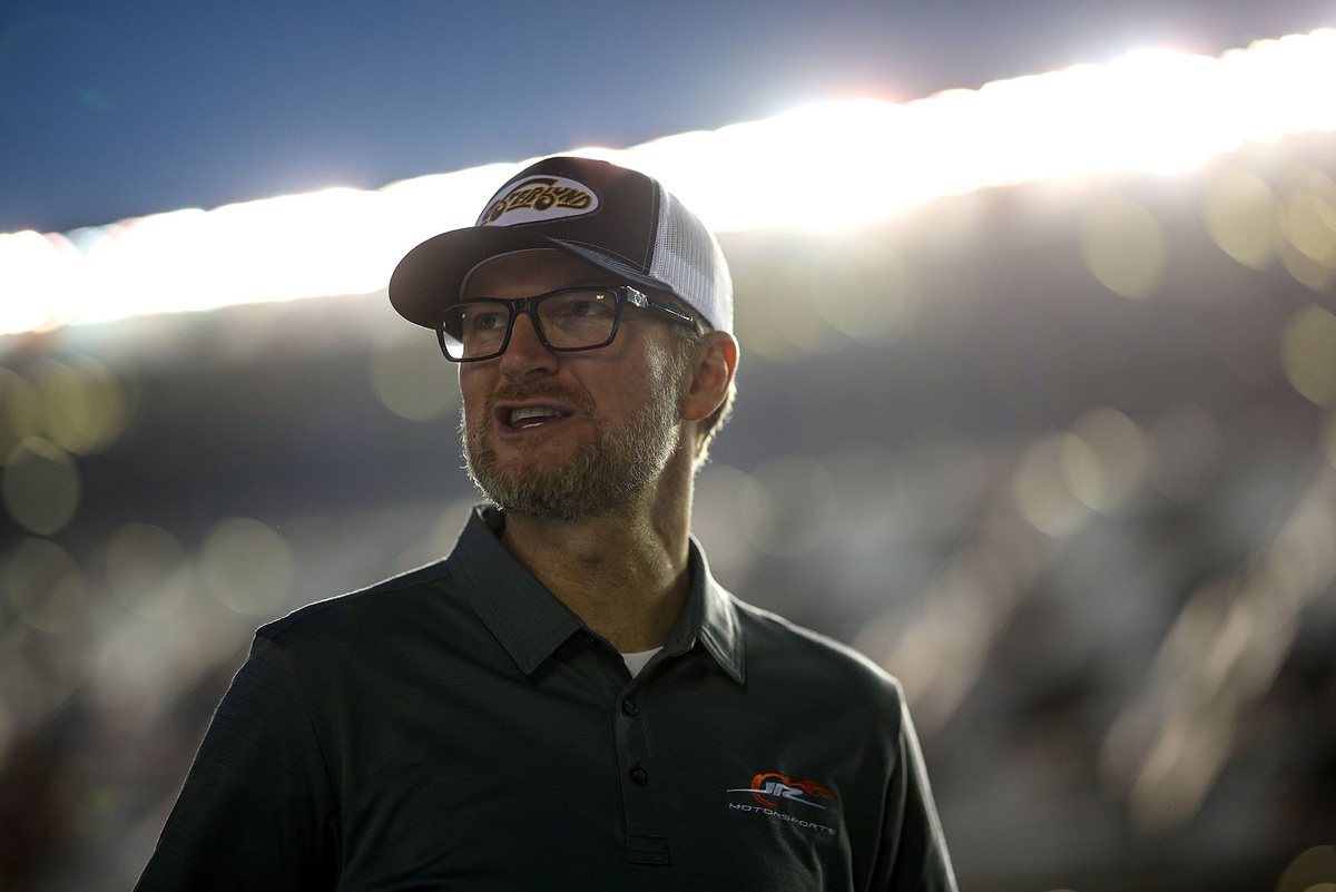 Dale Jr. pays tribute to neurosurgeon Dr. Jerry Petty after his passing