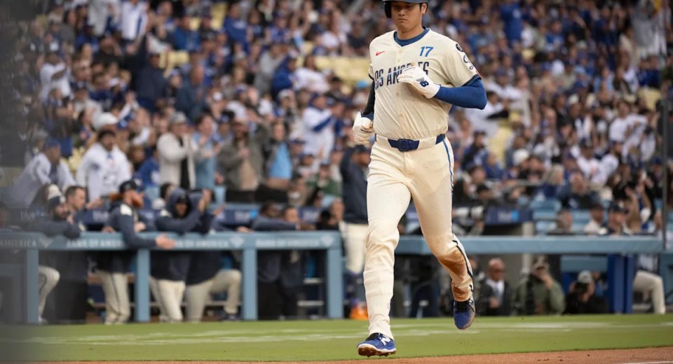 Teoscar Hernández hits tiebreaking homer in 8th inning and Dodgers beat Pirates 8-4