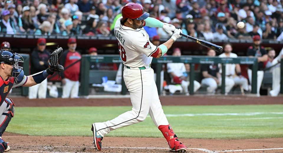 Eugenio Suárez homers four times in loss to Braves as Diamondbacks slugger joins select company in MLB history