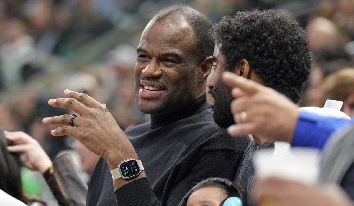 Spurs Legend David Robinson Pays Tribute to Gregg Popovich With Heartfelt Retirement Message