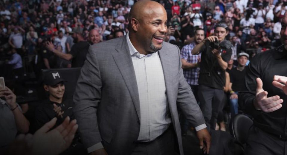 Daniel Cormier’s recent criticism of judging ‘made no sense,’ says UFC veteran
