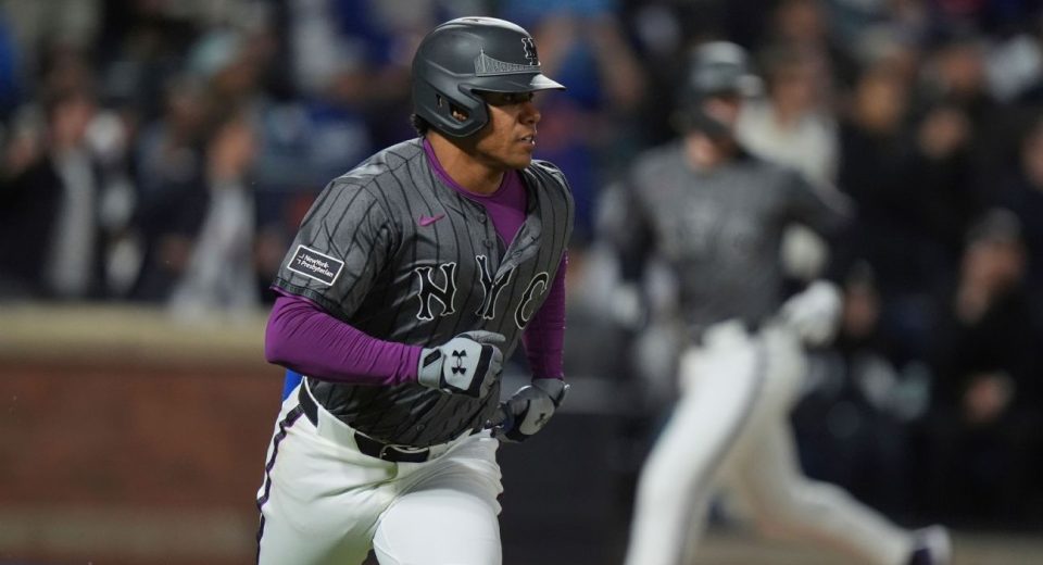 Soto answers week of questions with key 2B in win