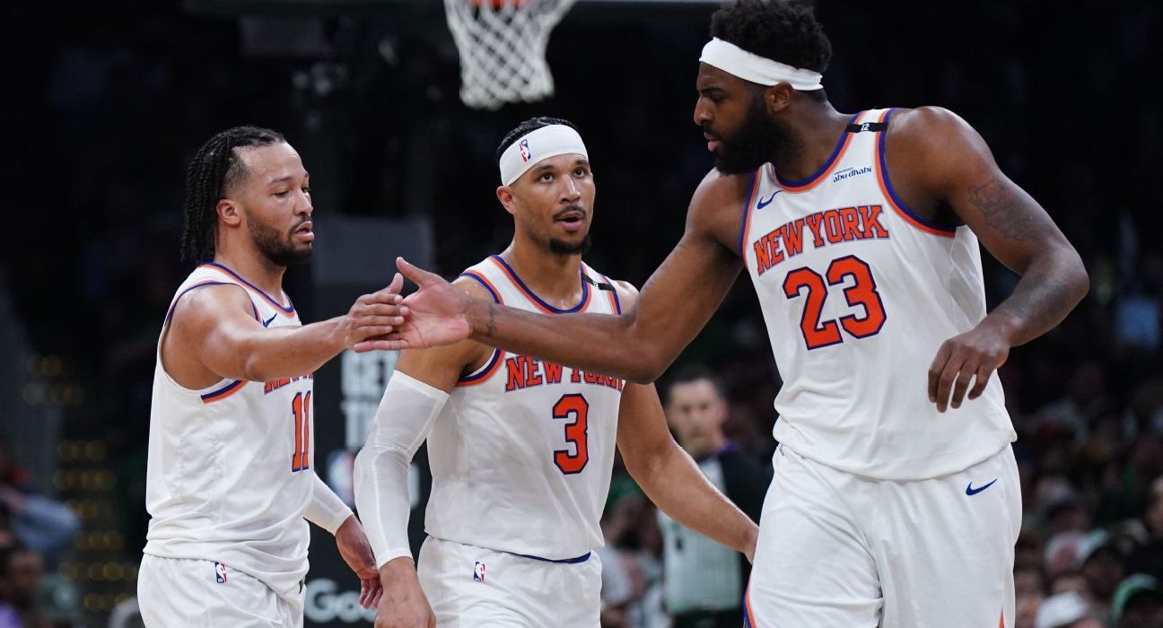 Sources: Knicks mull benching Hart for Robinson