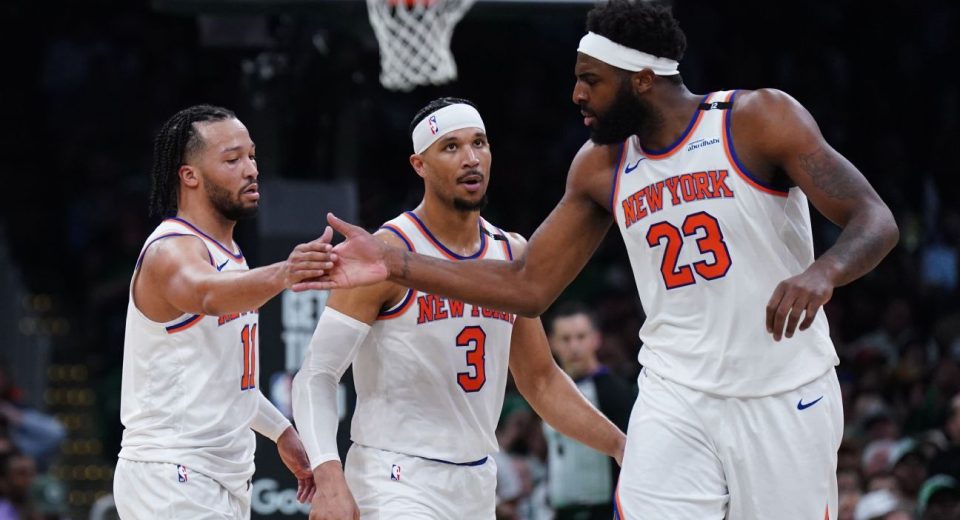 Sources: Knicks mull benching Hart for Robinson
