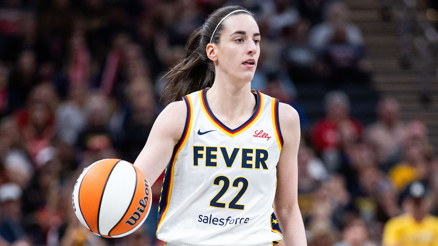 Caitlin Clark’s All-White Outfit Impresses Before First WNBA Game vs Paige Bueckers