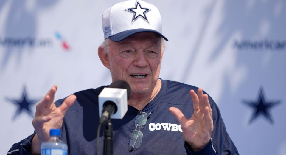 Jerry Jones not swayed by Parsons’ trade request