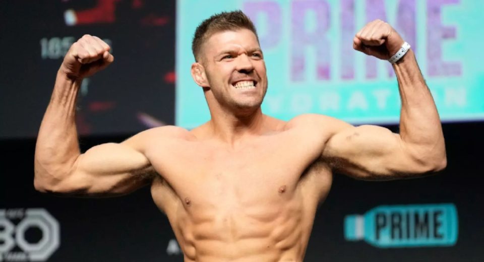 Dricus du Plessis could eventually move up to heavyweight, says popular MMA personality