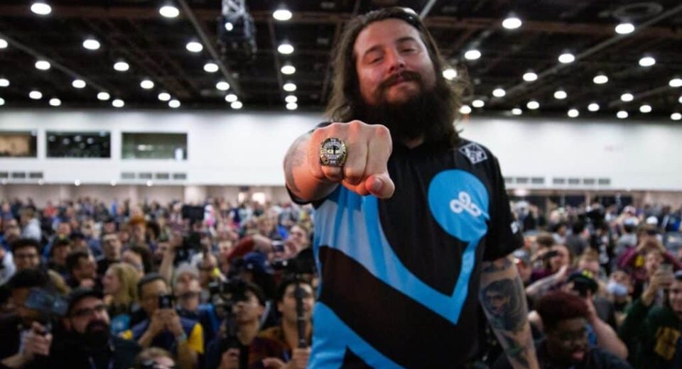 Mang0 announces return to Twitch, possibly Melee