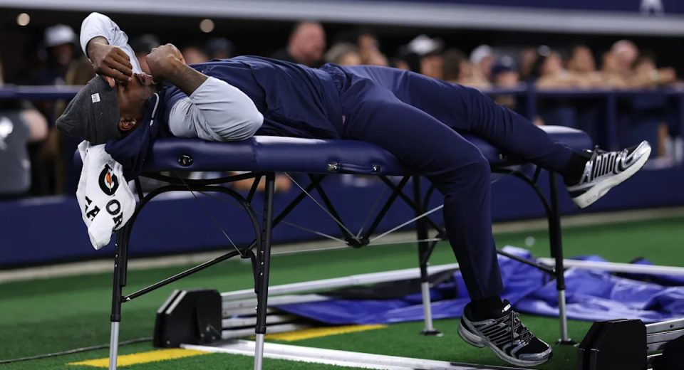 Cowboys HC Brian Schottenheimer says team will handle Micah Parsons' mid-game doze internally