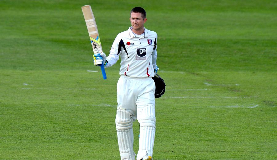 Denly dominates to boost Kent