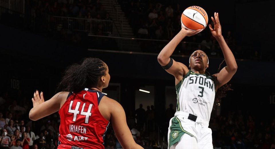 The game is on the line: Which WNBA player gets the last shot?
