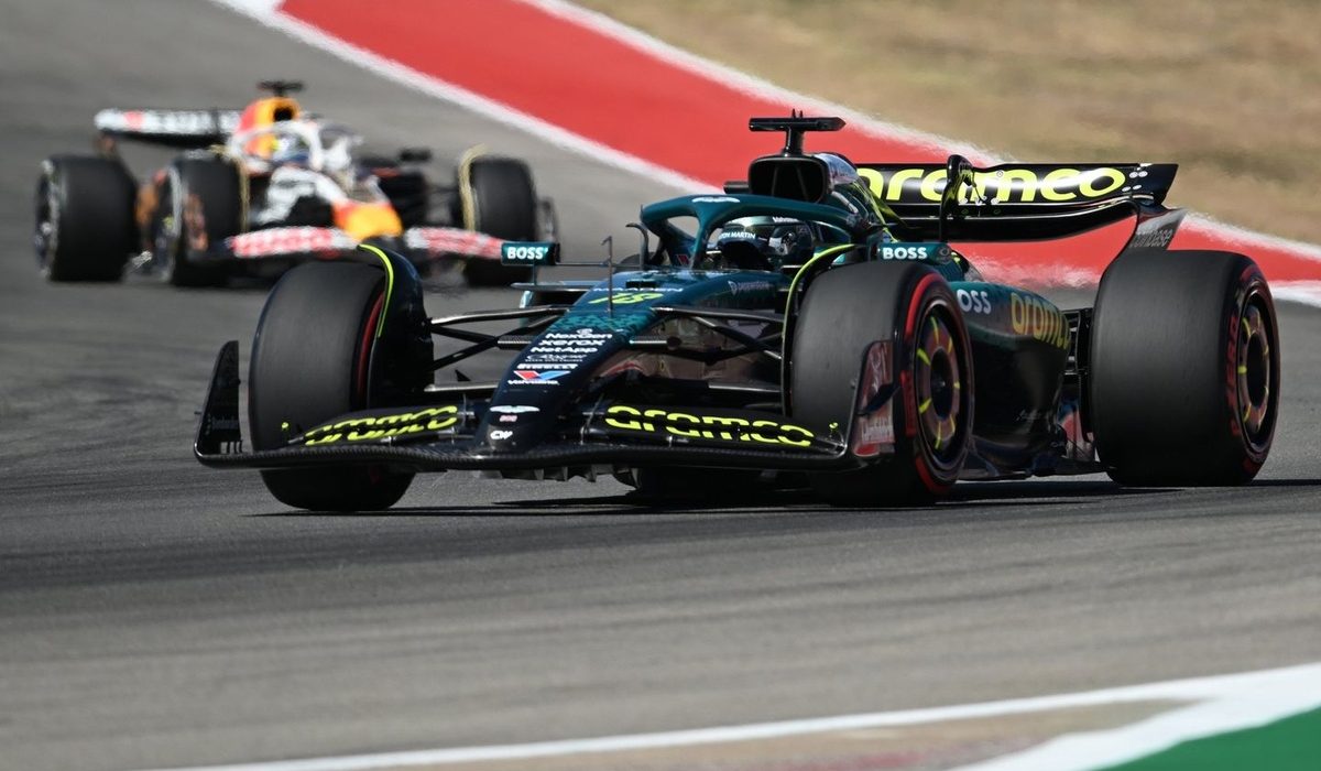 Aston Martin accepts procedural F1 cost cap breach over delayed signature