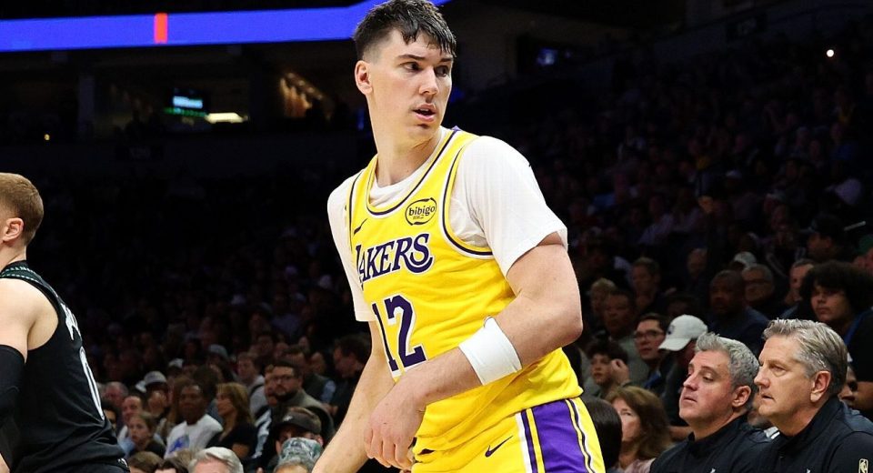 Lakers’ Jake LaRavia turns Anthony Edwards’ question into a caption
