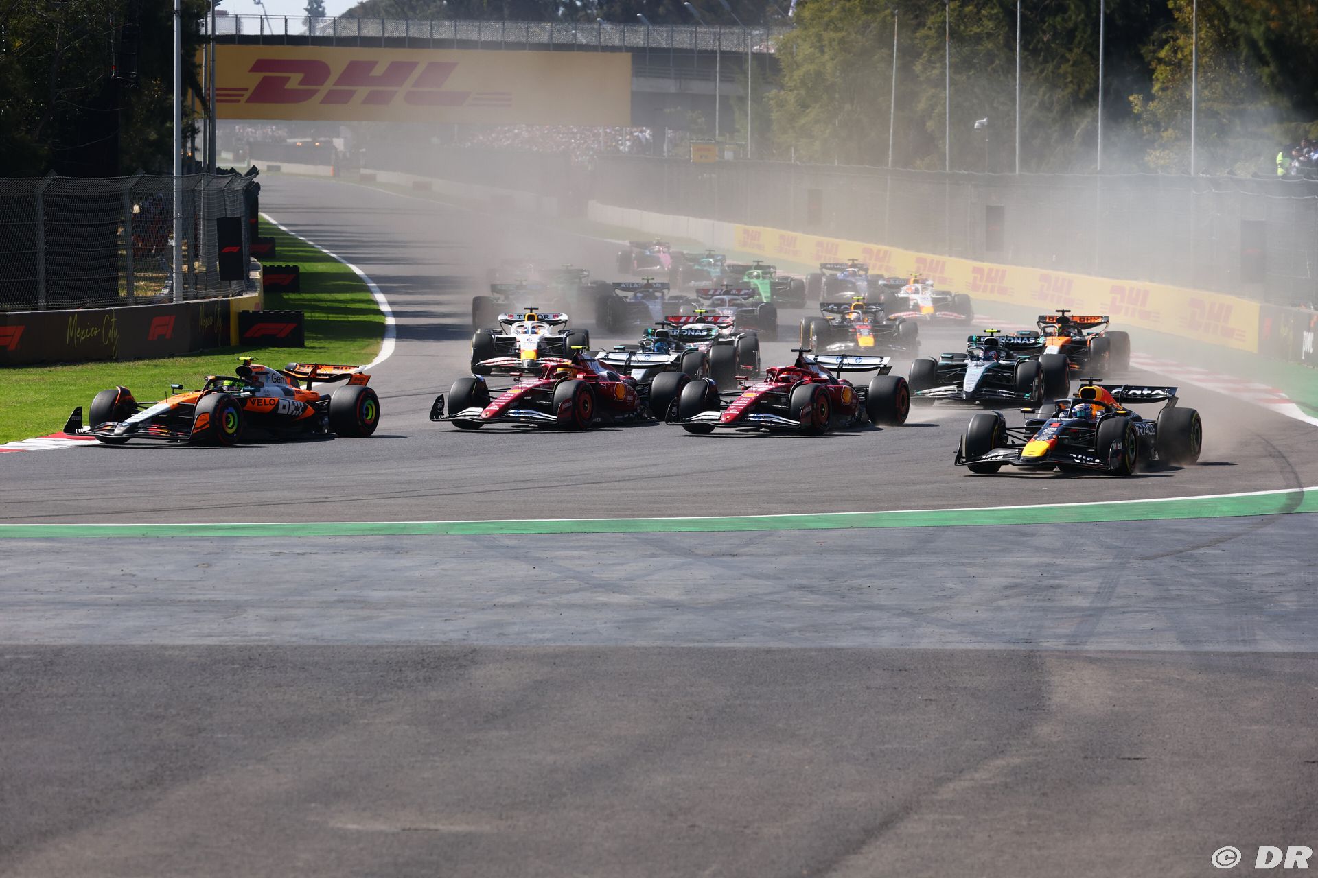 Les commissaires ont-ils ‘peur’ de pénaliser Verstappen à cause de son ‘aura’ ?