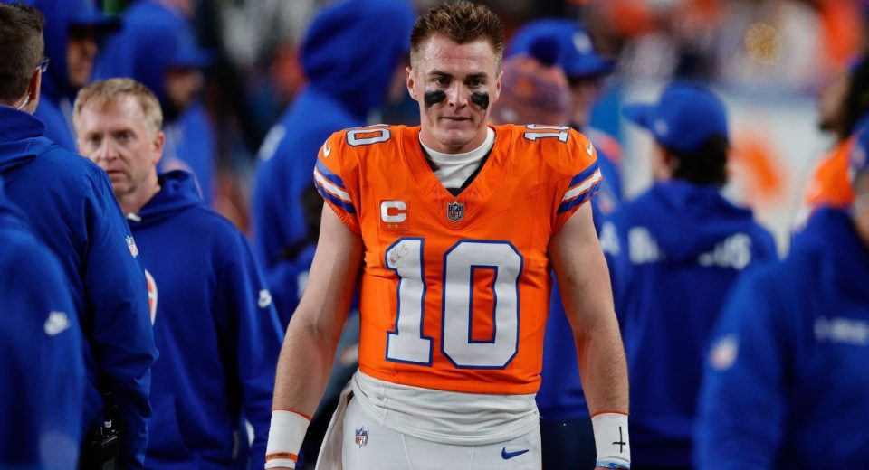 Broncos admit offense lagging following ugly win