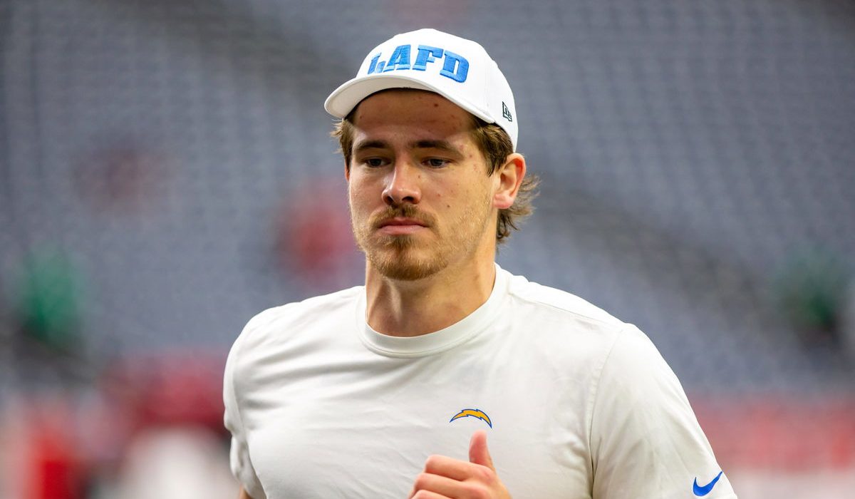 Chargers QB Justin Herbert Breaks Silence on Maxx Crosby Incident After Announcing Injury Update