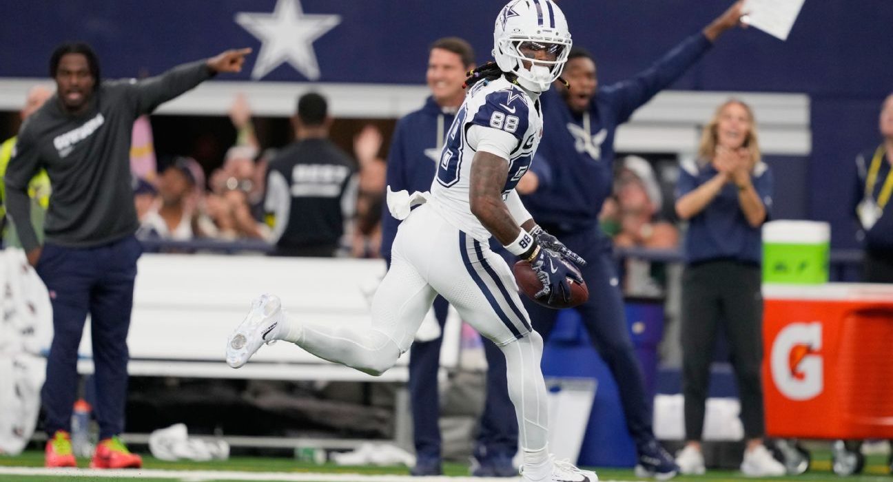 Cowboys WR Lamb suffers concussion, ruled out