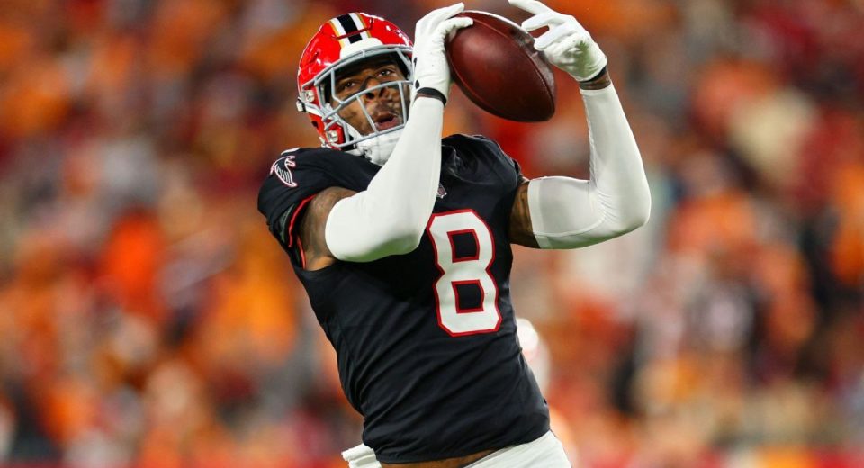 Falcons complete comeback as Bucs drop from first in NFC South