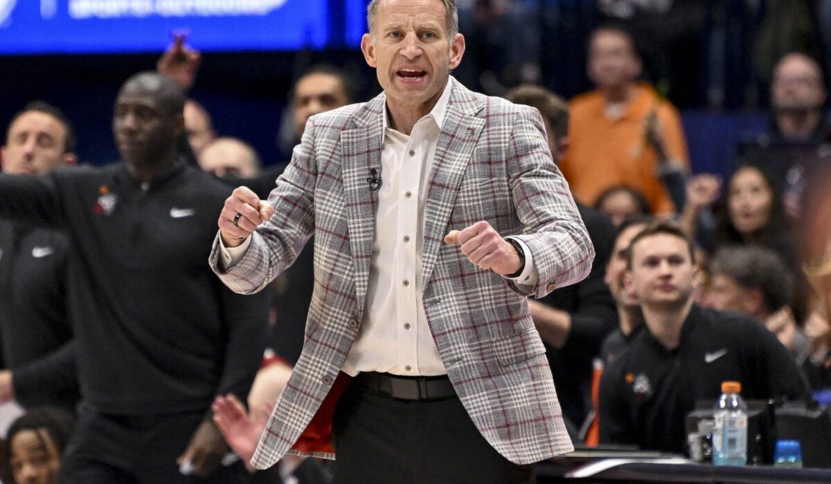 Nate Oats Jokes About Shaking Up Alabama Locker Room To Take Down No. 1 Arizona on Sunday