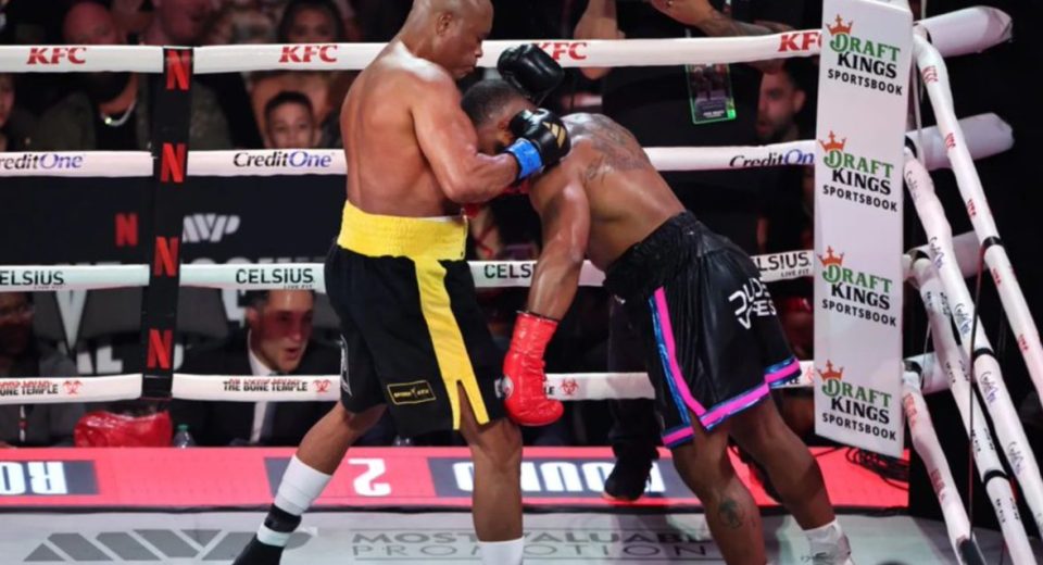 Pros react after Anderson Silva TKO’s Tyron Woodley: “Still got it!”