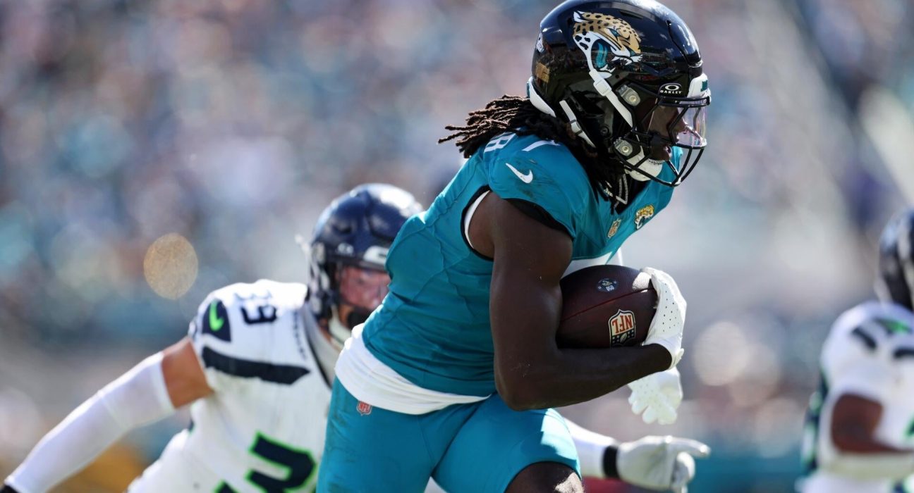 Fantasy football rankings, projections, lineups, sleepers and streamers for NFL Week 17 from proven NFL model