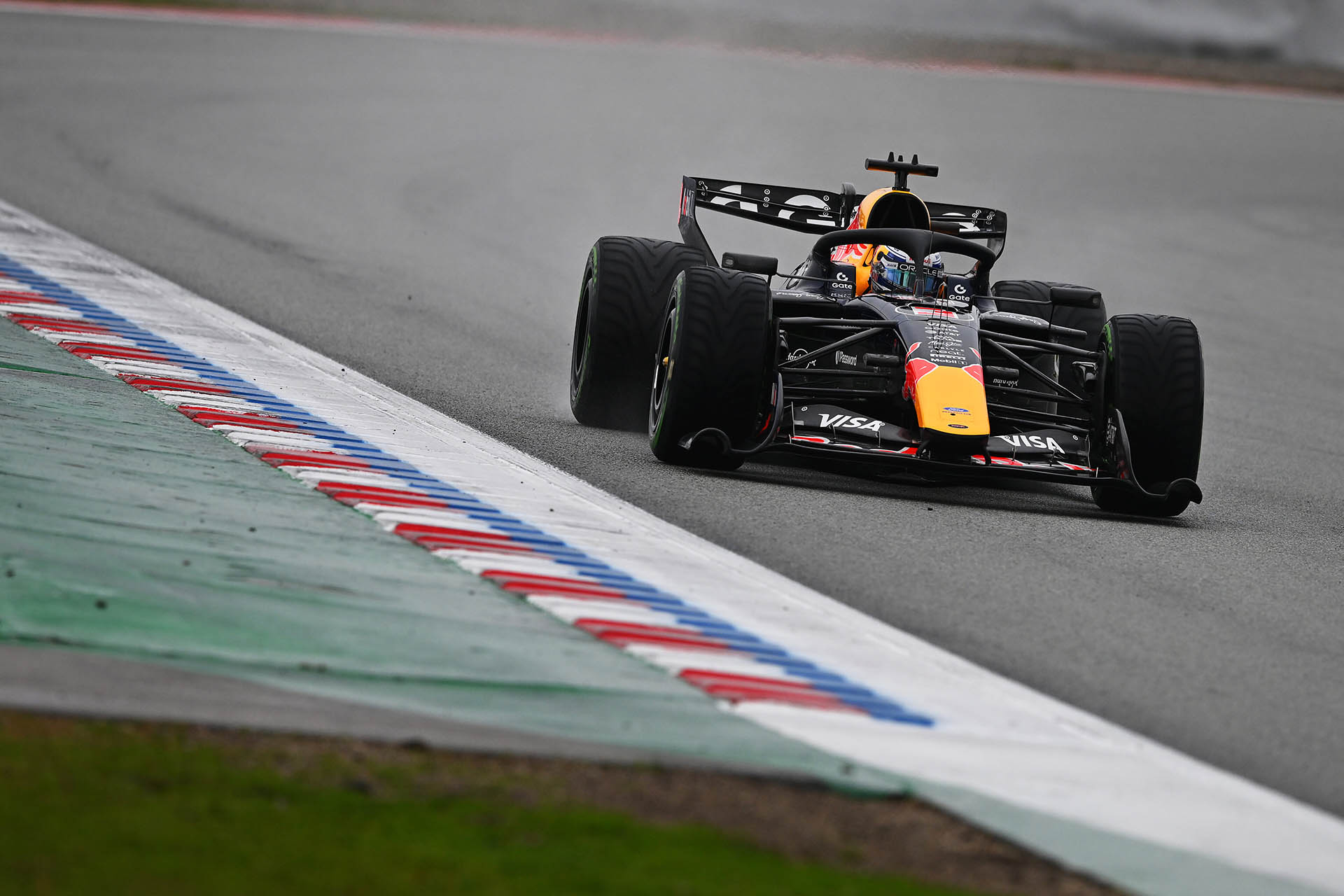 Red Bull warns rules could lock in engine advantage