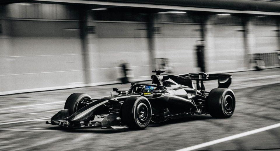 Alonso a lancé officiellement en piste l’ère Newey chez Aston Martin F1