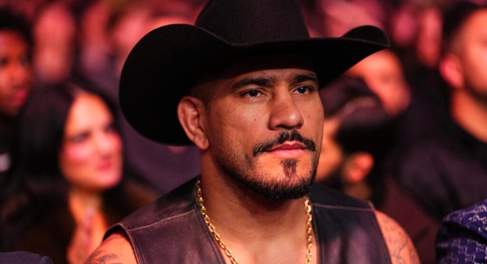 Alex Pereira teases UFC heavyweight move is on after months of talks