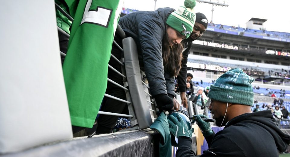 Share your best story of meeting an Eagles player in real life