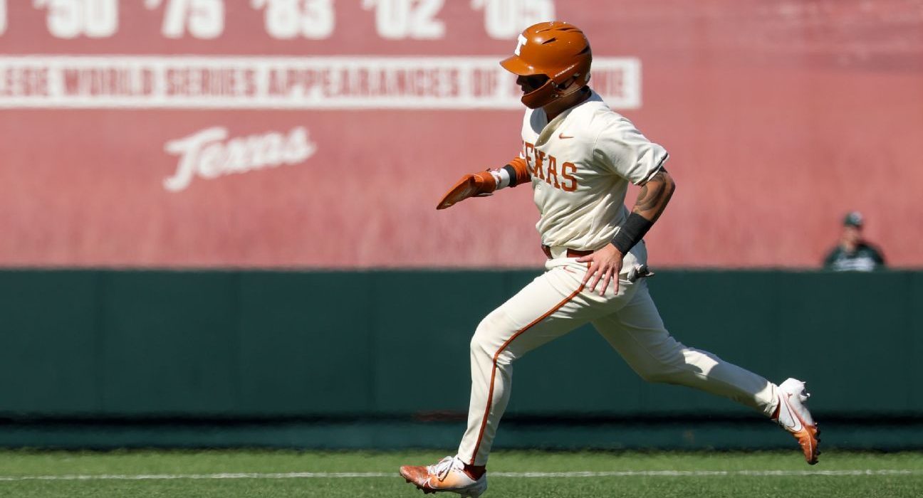 Top 25 rankings, play of the week and what to watch