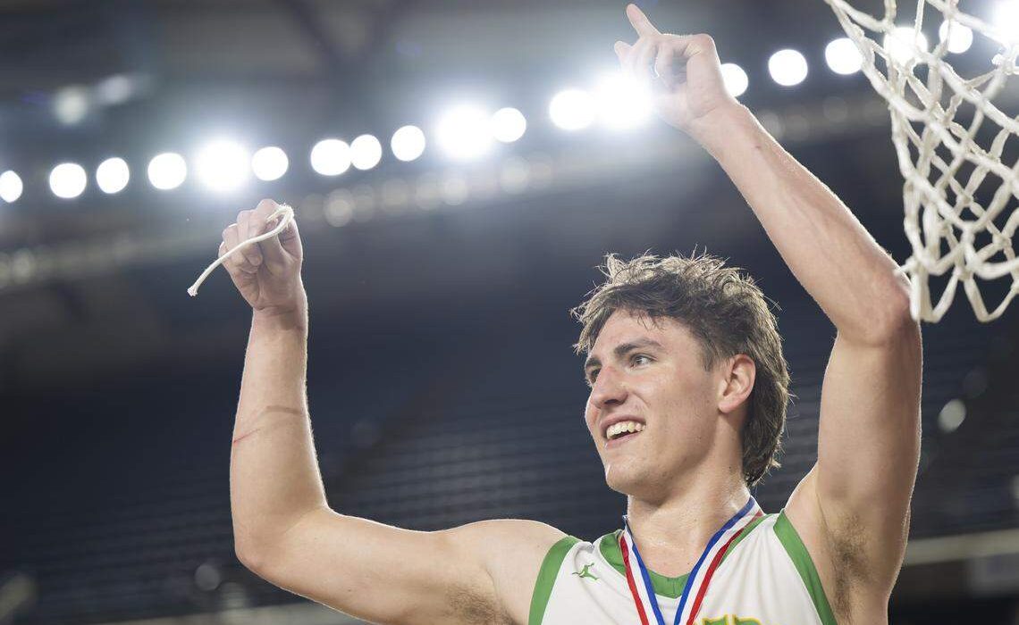 State champs! Richland caps undefeated season, beats Gonzaga Prep for 4A title