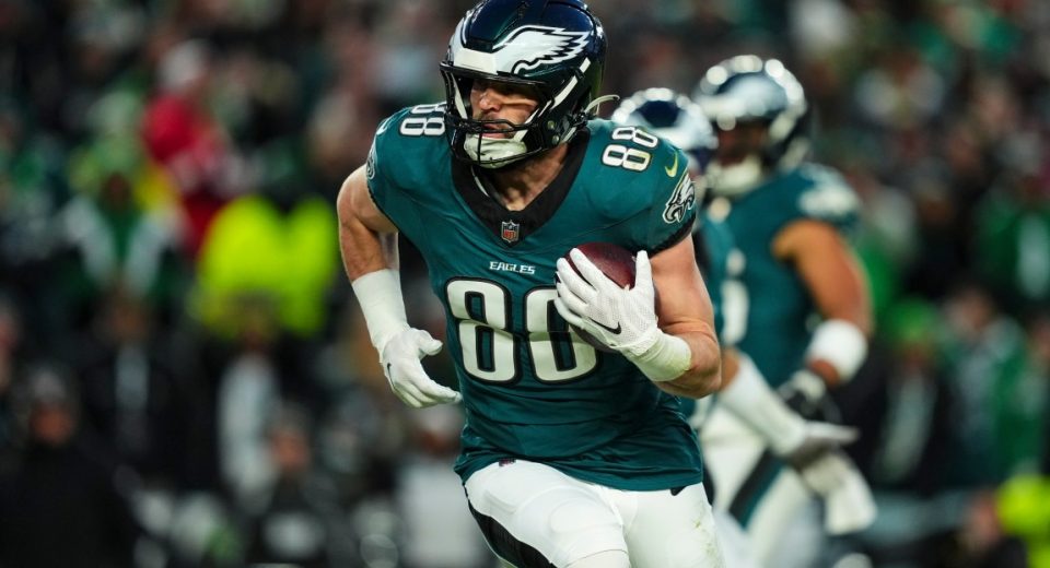 Dallas Goedert, Eagles agree to push back deadline … again