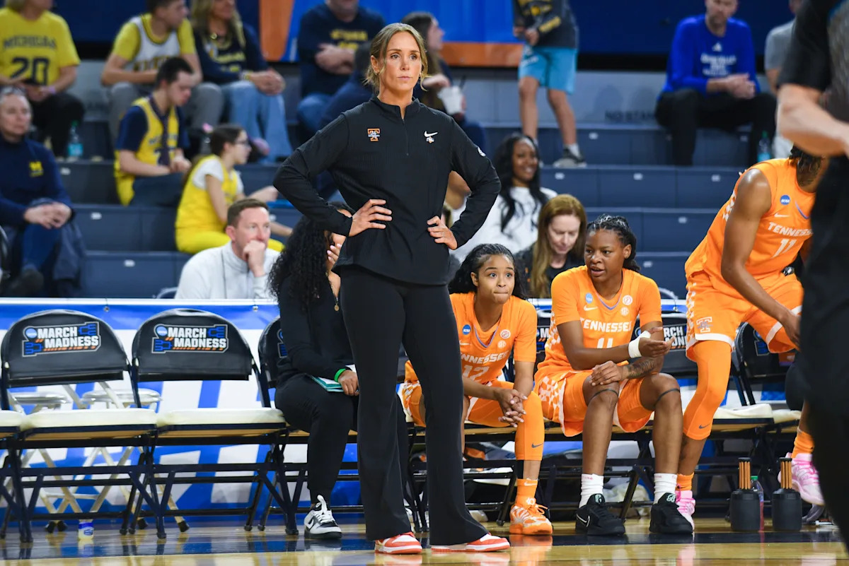 Tennessee fizzles out of NCAA tournament after a winless March, searching for answers and an identity