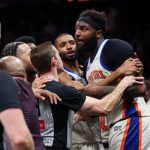 Kristaps Porzingis leaves Golden State Warriors' loss with injury