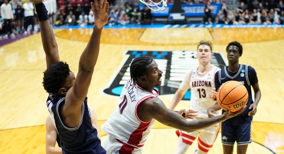 Bradley scores 18 points to lead No. 1-seeded Arizona past Utah State 78-66 to reach Sweet 16
